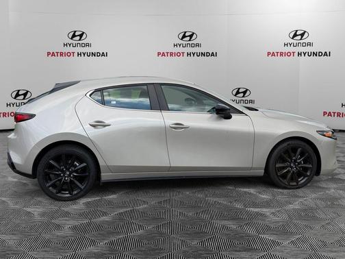 Platinum Quartz Metallic 2025 Mazda Mazda3 2.5 S Select Sport