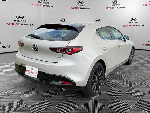 Platinum Quartz Metallic 2025 Mazda Mazda3 2.5 S Select Sport