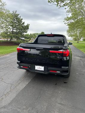 Phantom Black 2025 Hyundai SANTA CRUZ SE