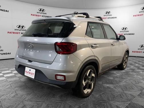2023 Hyundai VENUE SEL