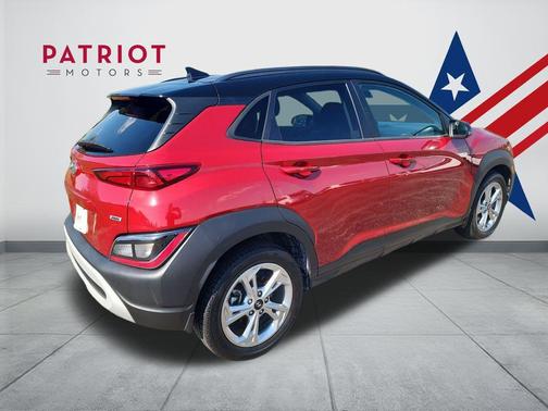 2022 Hyundai KONA SEL