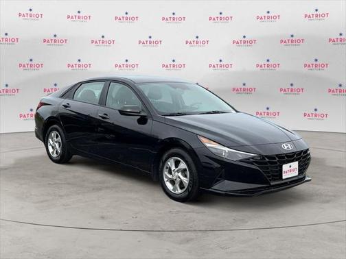 2022 Hyundai ELANTRA SE