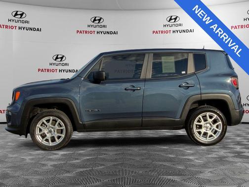 Slate Blue Pearlcoat 2023 Jeep Renegade Latitude
