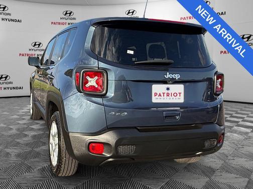 Slate Blue Pearlcoat 2023 Jeep Renegade Latitude