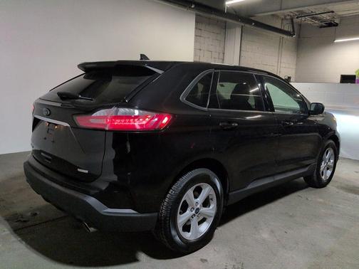 2020 Ford Edge SE