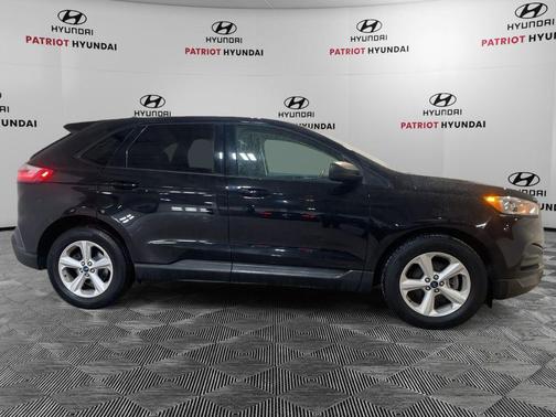 2020 Ford Edge SE