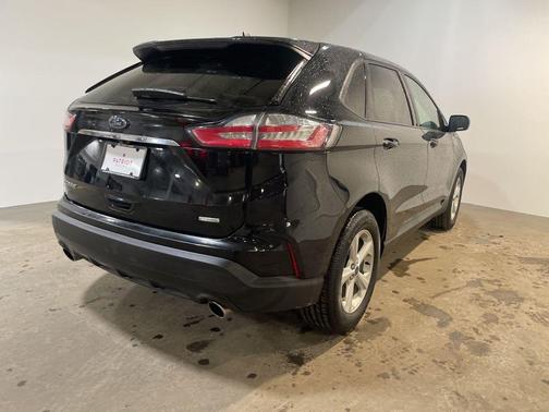 2020 Ford Edge SE