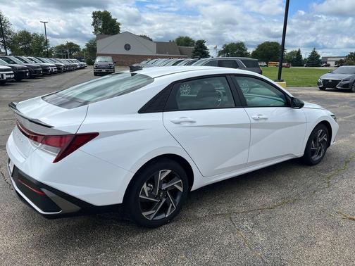 2025 Hyundai ELANTRA Sport