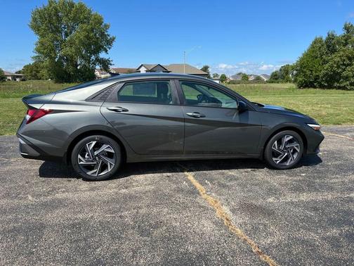 2025 Hyundai ELANTRA Sport