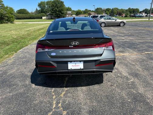 2025 Hyundai ELANTRA Sport