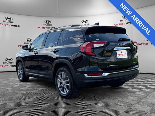 Ebony Twilight Metallic 2024 GMC Terrain SLT