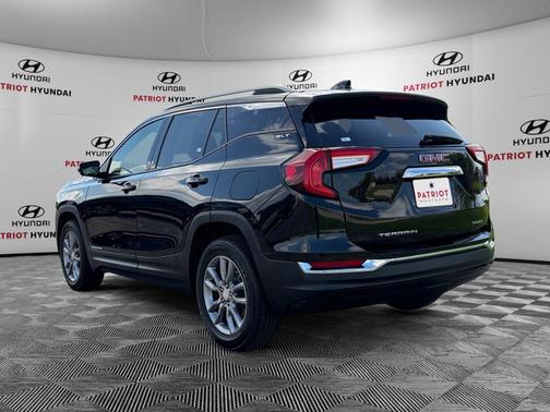 Ebony Twilight Metallic 2024 GMC Terrain SLT