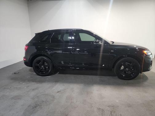 2022 Audi Q5 45 S line Premium Plus