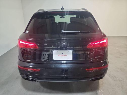 2022 Audi Q5 45 S line Premium Plus