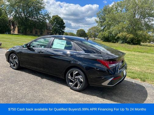 2025 Hyundai ELANTRA Limited