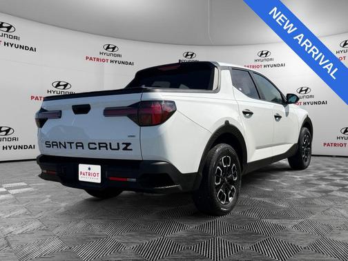 Atlas White 2023 Hyundai SANTA CRUZ SEL