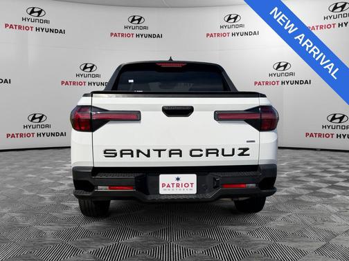 Atlas White 2023 Hyundai SANTA CRUZ SEL