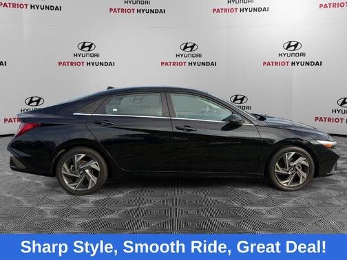 Abyss Black 2025 Hyundai ELANTRA Limited