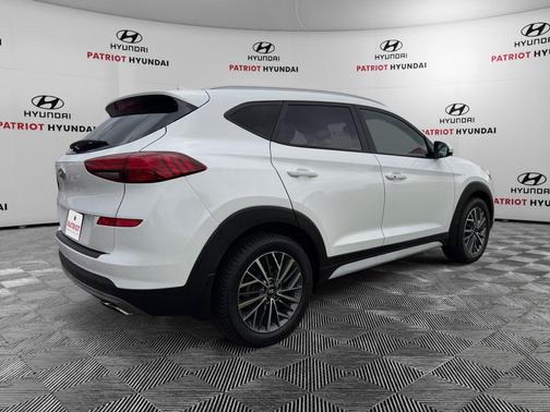 Cream White 2020 Hyundai TUCSON SEL