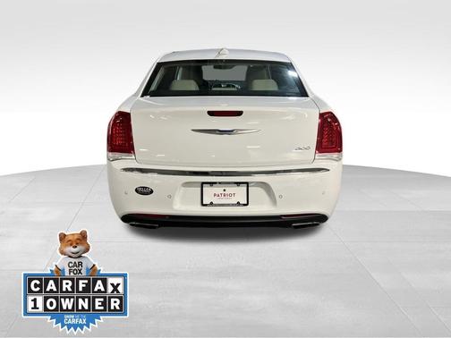 2021 Chrysler 300 Touring