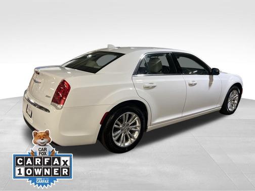 2021 Chrysler 300 Touring