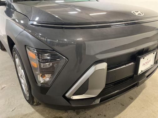 2024 Hyundai KONA SE