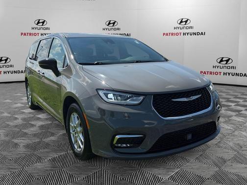 Ceramic Gray Clearcoat 2025 Chrysler Pacifica L