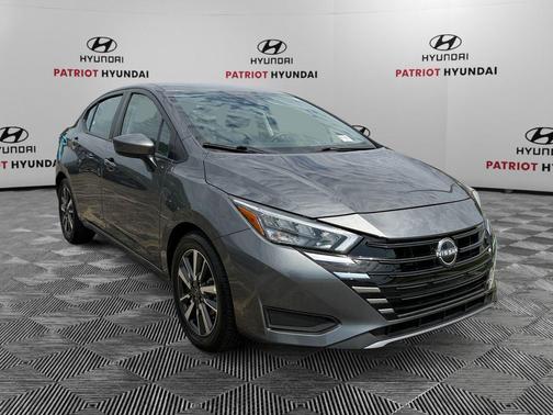 Gun Metallic 2025 Nissan Versa 1.6 SV
