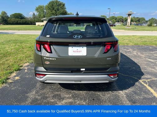 2025 Hyundai TUCSON SE