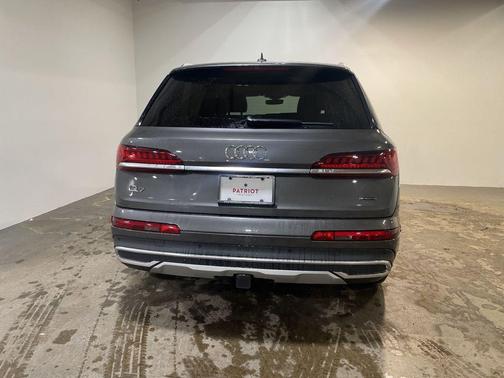 2020 Audi Q7 45 Premium Plus