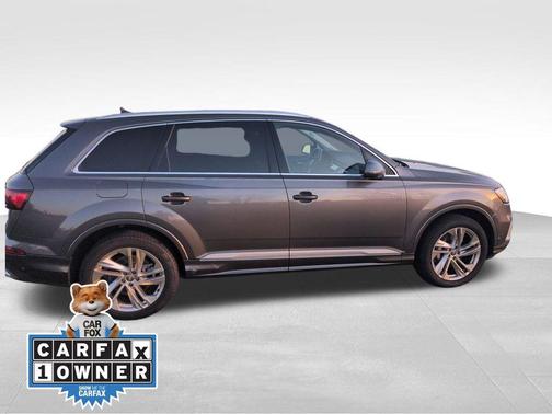 2020 Audi Q7 45 Premium Plus