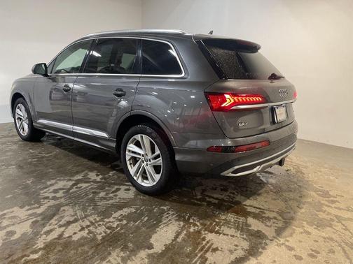2020 Audi Q7 45 Premium Plus