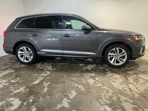 2020 Audi Q7 45 Premium Plus