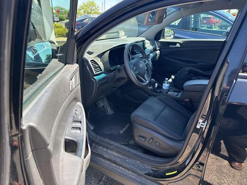 Black Noir Pearl 2021 Hyundai TUCSON Value