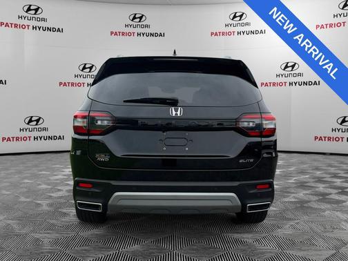 Crystal Black Pearl 2025 Honda Pilot Elite