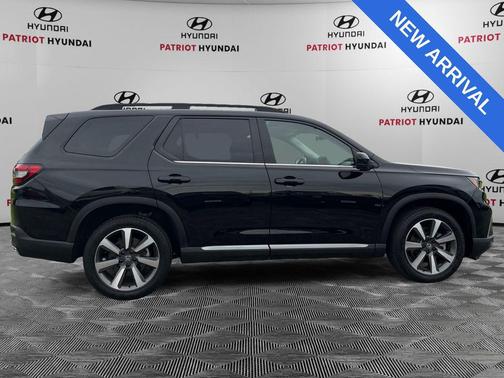 Crystal Black Pearl 2025 Honda Pilot Elite