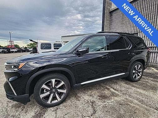 Crystal Black Pearl 2025 Honda Pilot Elite