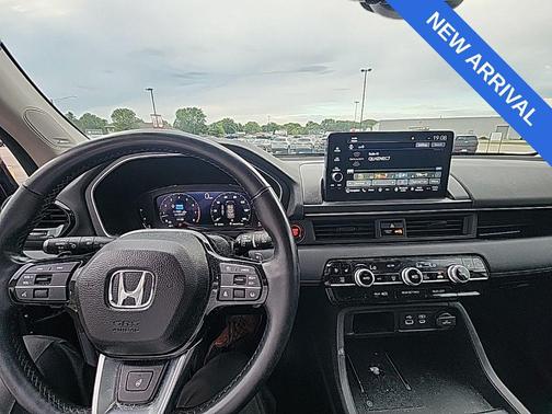 Crystal Black Pearl 2025 Honda Pilot Elite