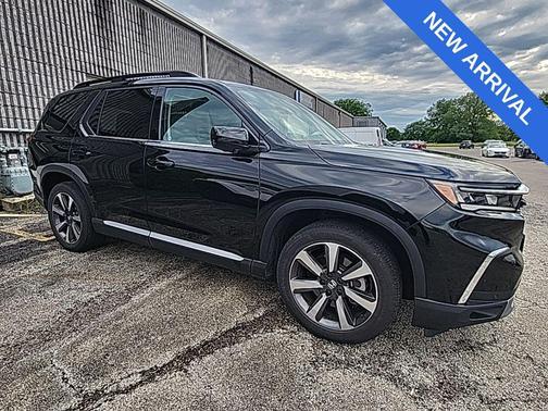 Crystal Black Pearl 2025 Honda Pilot Elite