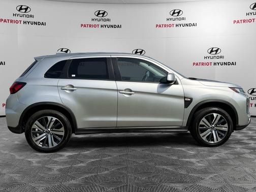 Alloy Silver Metallic 2024 Mitsubishi Outlander Sport 2.0 ES