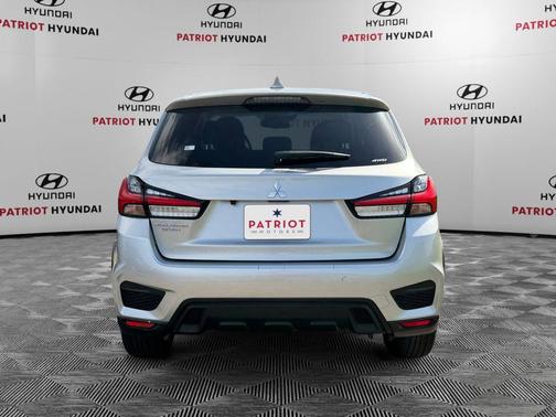 Alloy Silver Metallic 2024 Mitsubishi Outlander Sport 2.0 ES