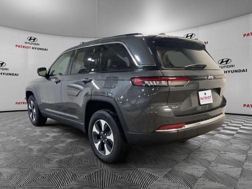 2022 Jeep Grand Cherokee 4xe Base