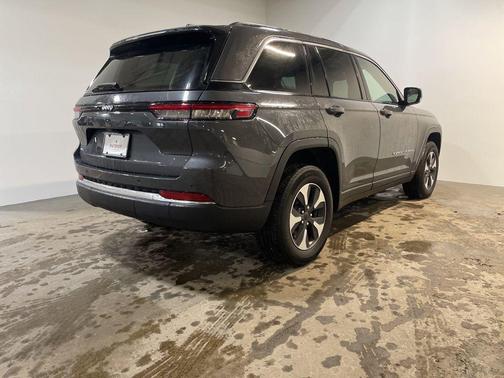 2022 Jeep Grand Cherokee 4xe Base