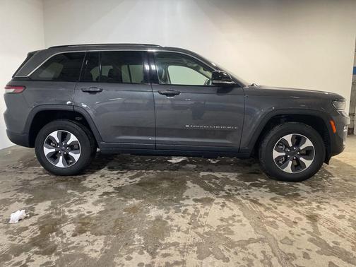 2022 Jeep Grand Cherokee 4xe Base