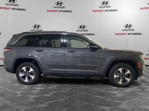 2022 Jeep Grand Cherokee 4xe Base