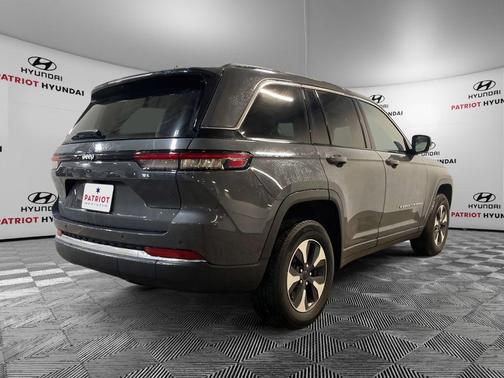 2022 Jeep Grand Cherokee 4xe Base