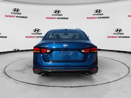 Deep Blue Pearl 2023 Nissan Altima SR FWD