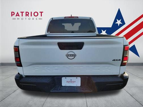 2022 Nissan Frontier S