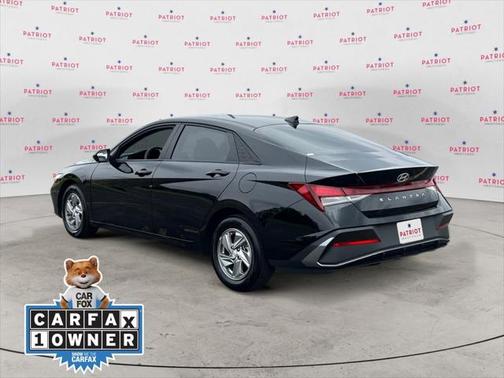 2024 Hyundai ELANTRA SE