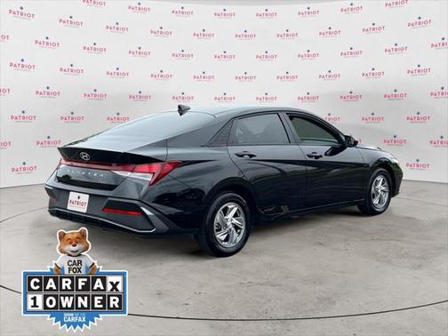 2024 Hyundai ELANTRA SE